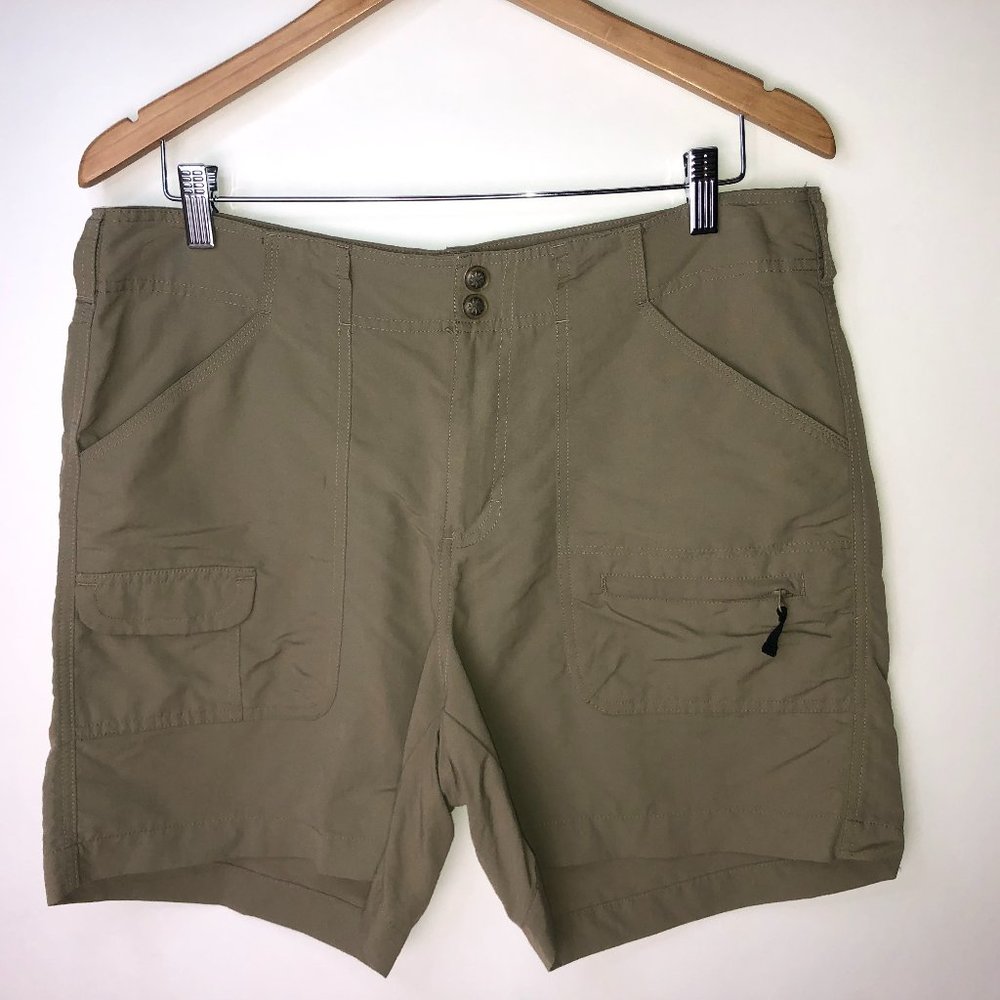 Worldwide Sportsman Fishing Cargo Beige Shorts‎ Women's 12